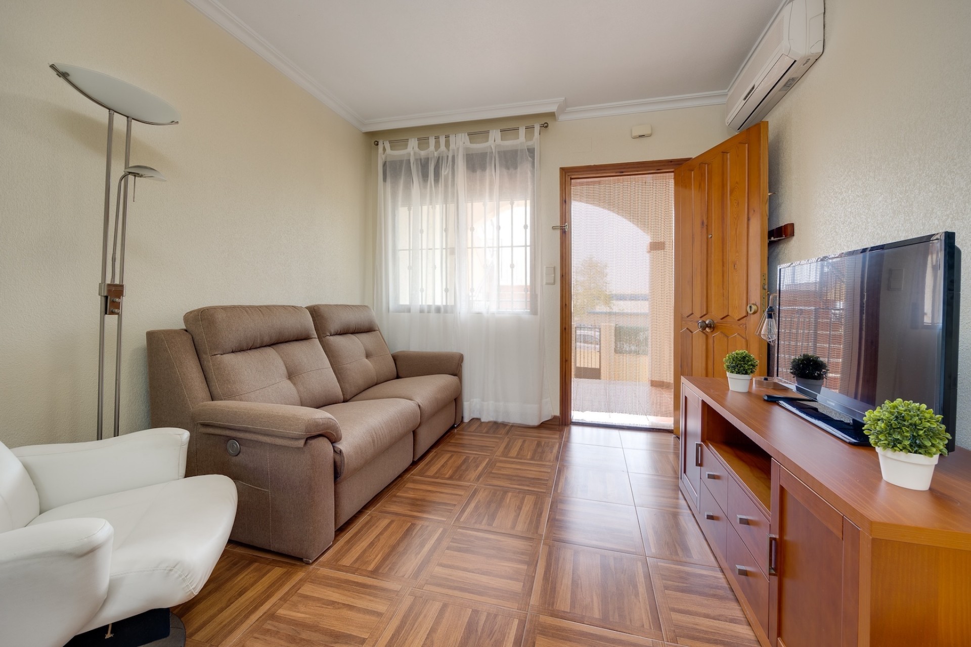 Resale - Bungalow -
Torrevieja - Costa Blanca