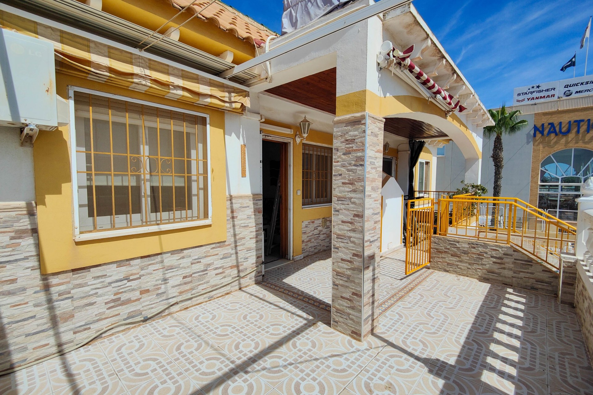 Resale - Bungalow -
Torrevieja - Costa Blanca