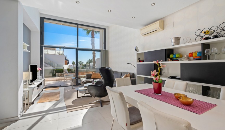 Resale - Bungalow -
Torrevieja - Costa Blanca