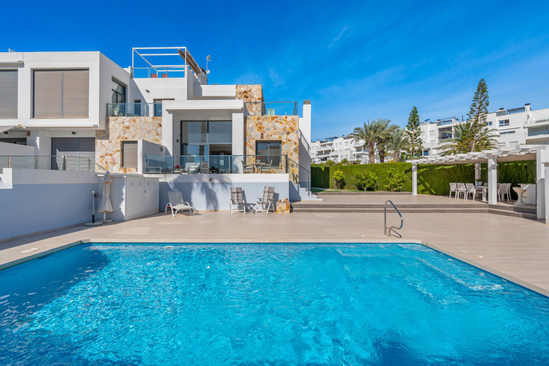 Resale - Bungalow -
Torrevieja - Costa Blanca