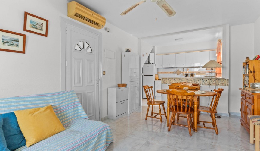 Resale - Bungalow -
Torrevieja - Costa Blanca
