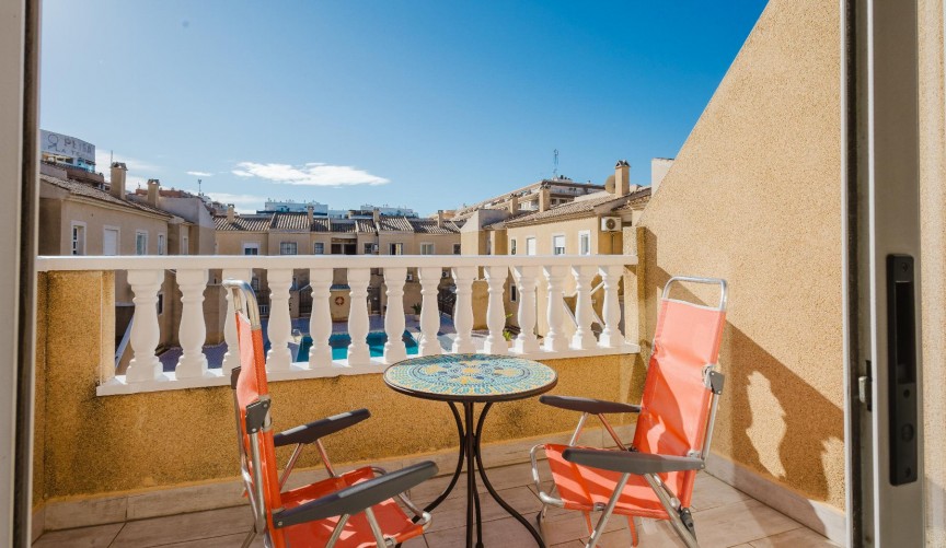 Resale - Bungalow -
Torrevieja - Costa Blanca