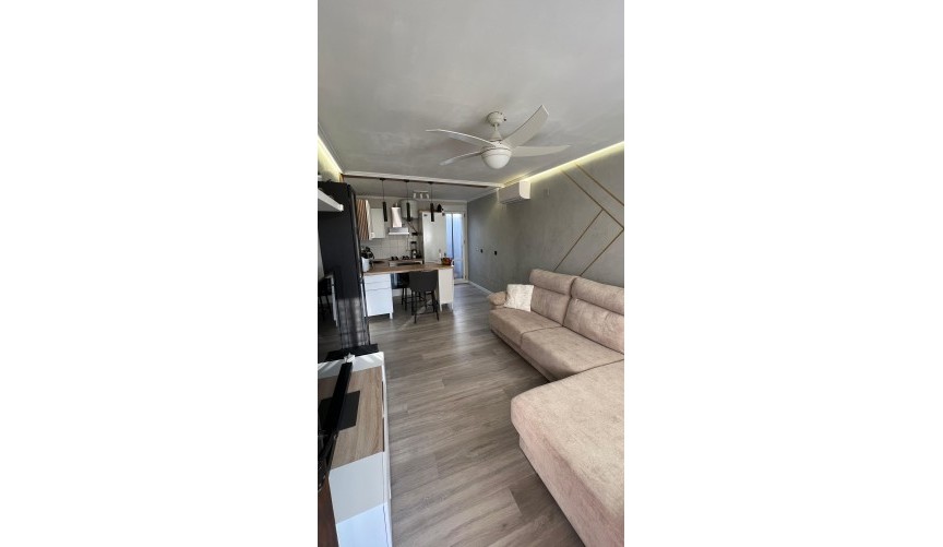 Resale - Bungalow -
Torrevieja - Costa Blanca