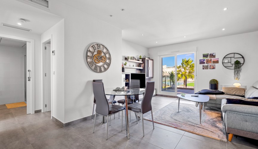 Resale - Bungalow -
Torrevieja - Costa Blanca