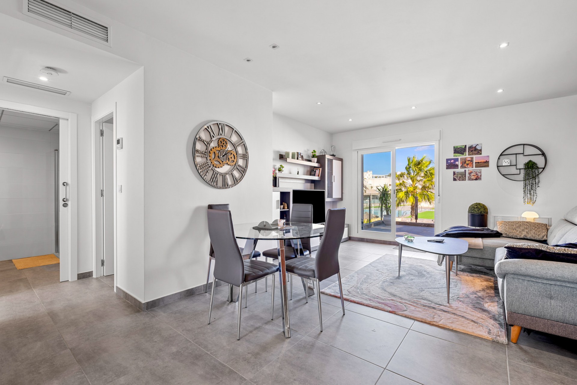 Resale - Bungalow -
Torrevieja - Costa Blanca