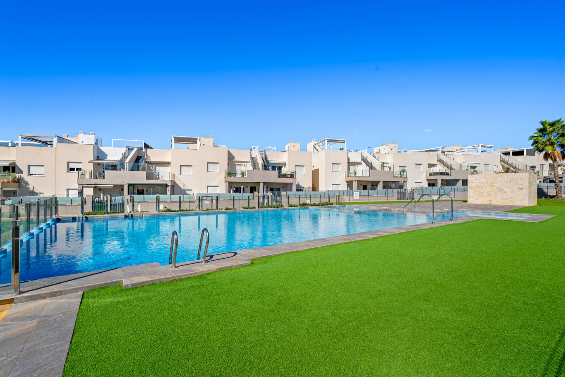 Resale - Bungalow -
Torrevieja - Costa Blanca