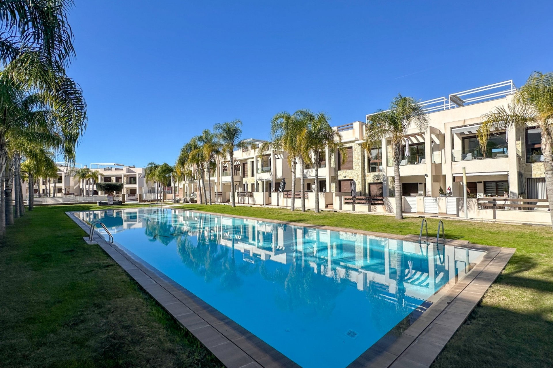 Resale - Bungalow -
Torrevieja - Costa Blanca