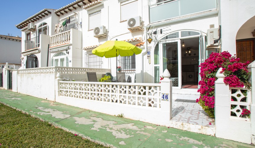 Resale - Bungalow -
Torrevieja - Costa Blanca