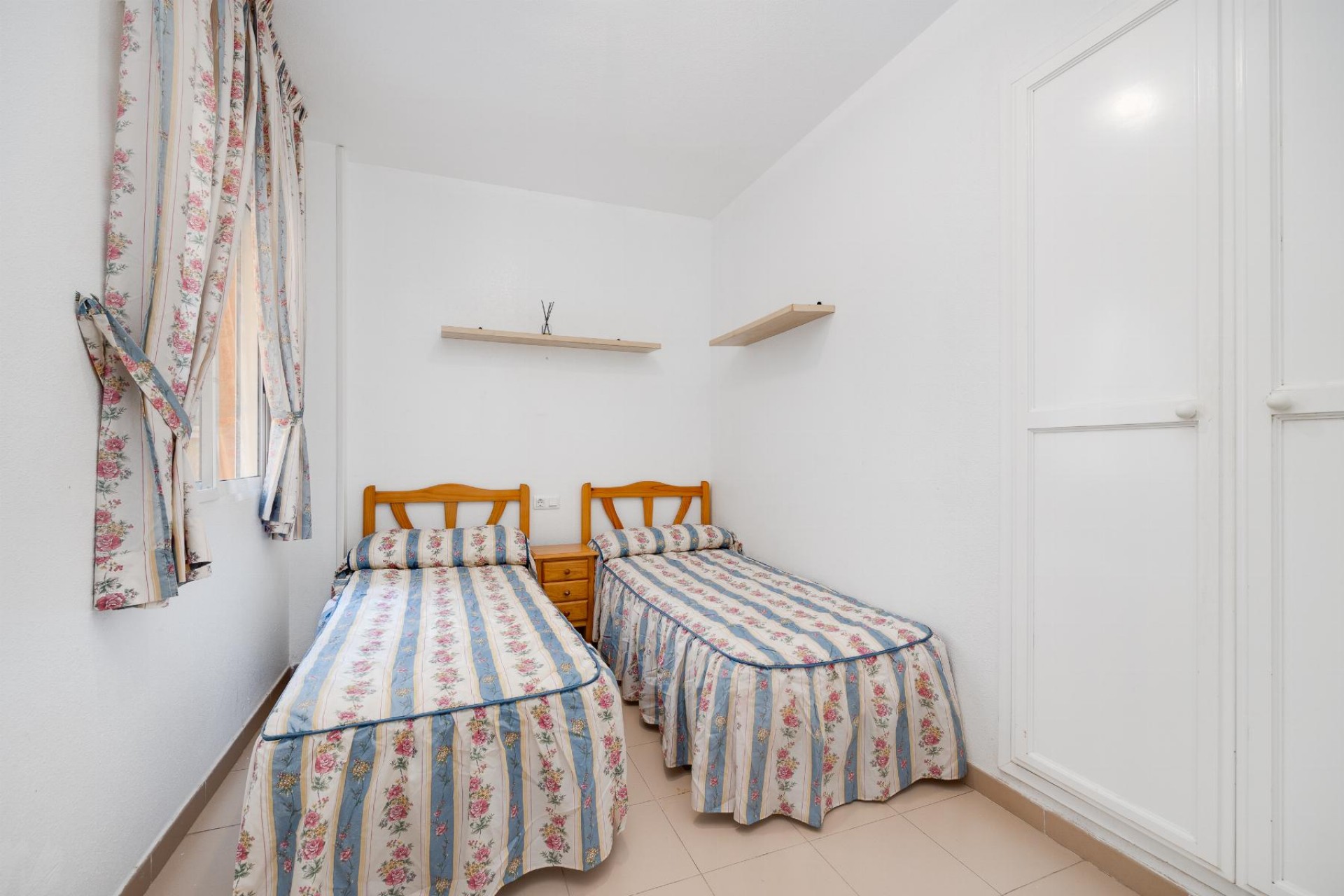 Resale - Bungalow -
Torrevieja - Costa Blanca