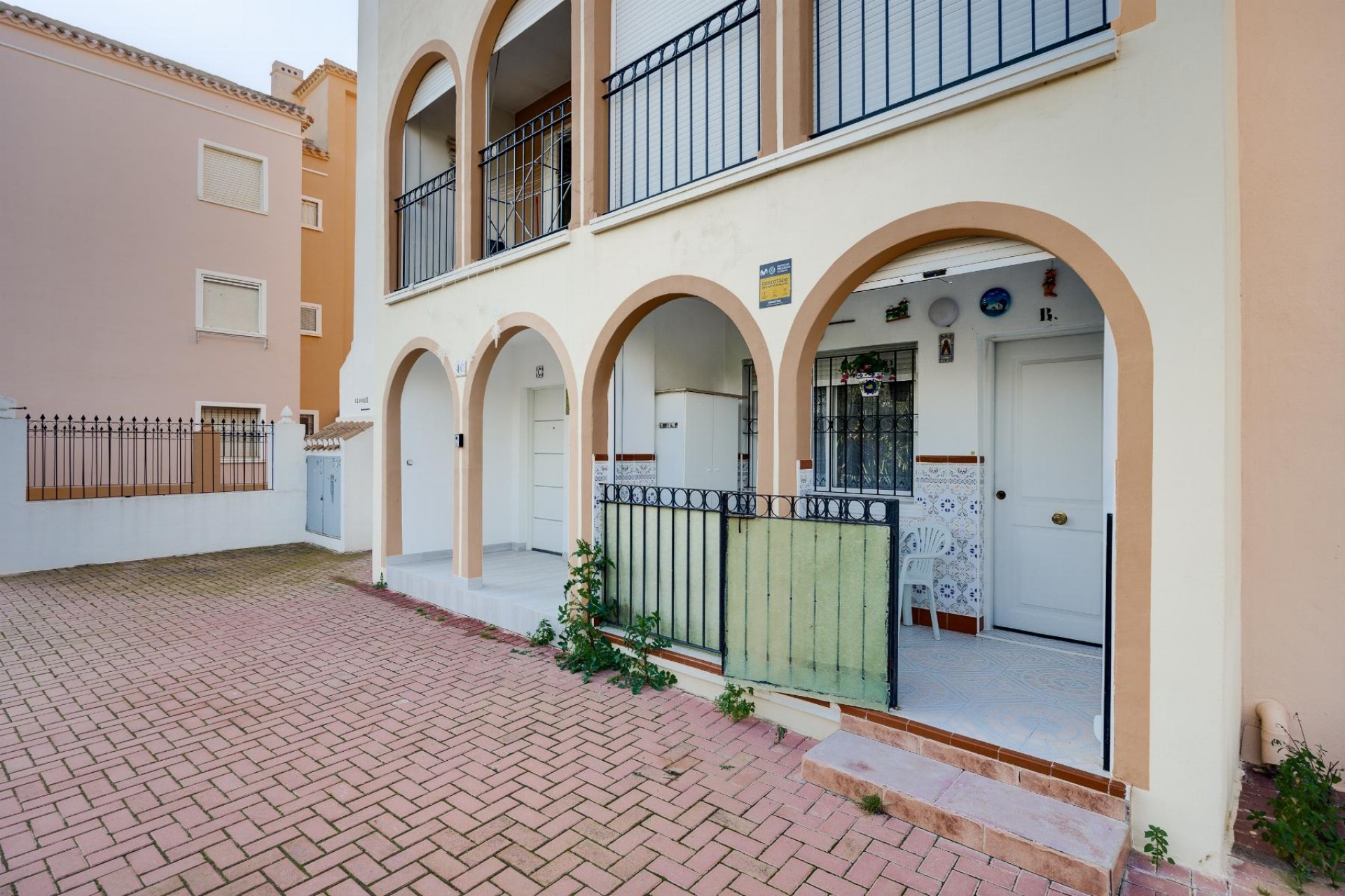 Resale - Bungalow -
Torrevieja - Costa Blanca