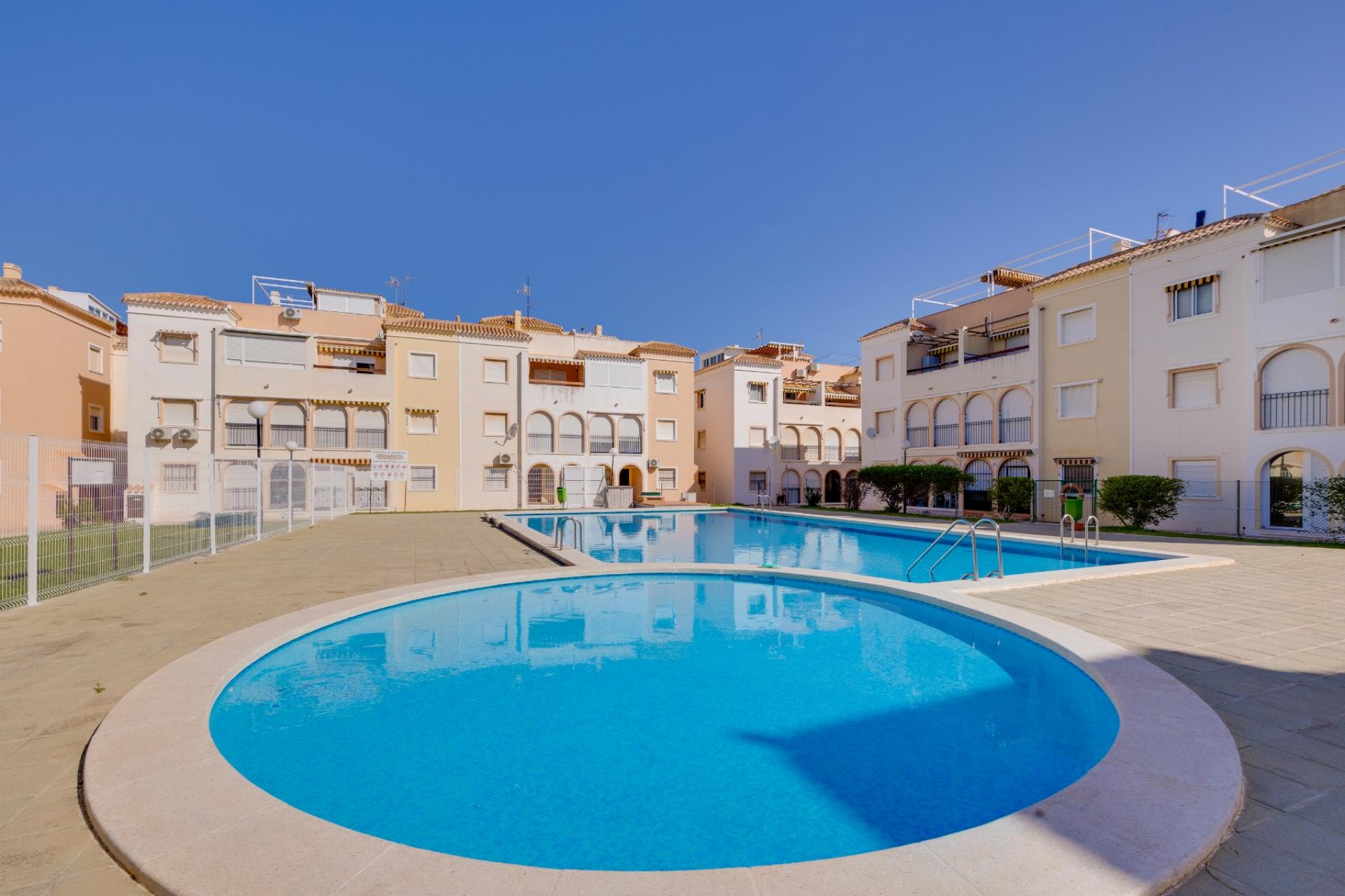 Resale - Bungalow -
Torrevieja - Costa Blanca