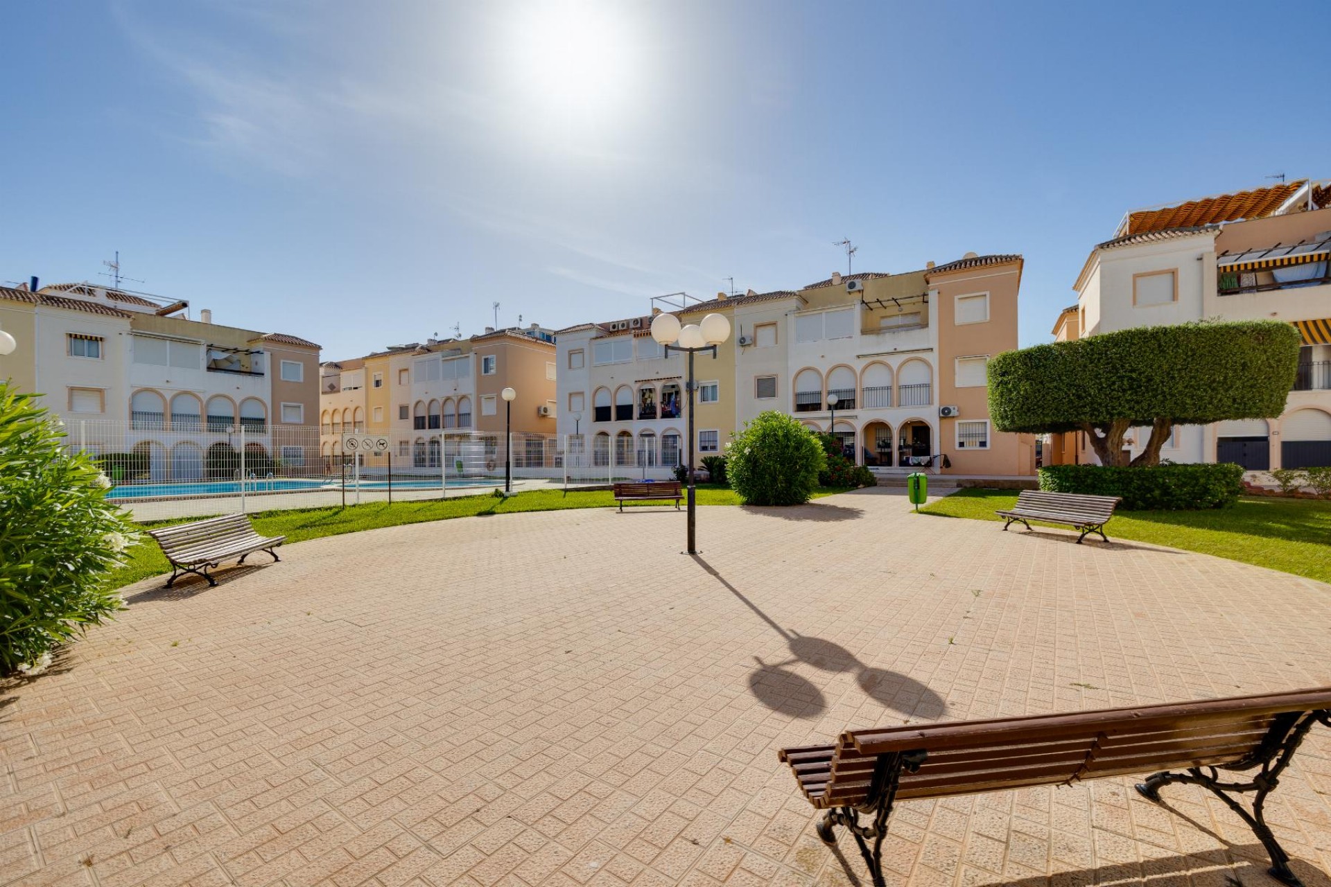 Resale - Bungalow -
Torrevieja - Costa Blanca