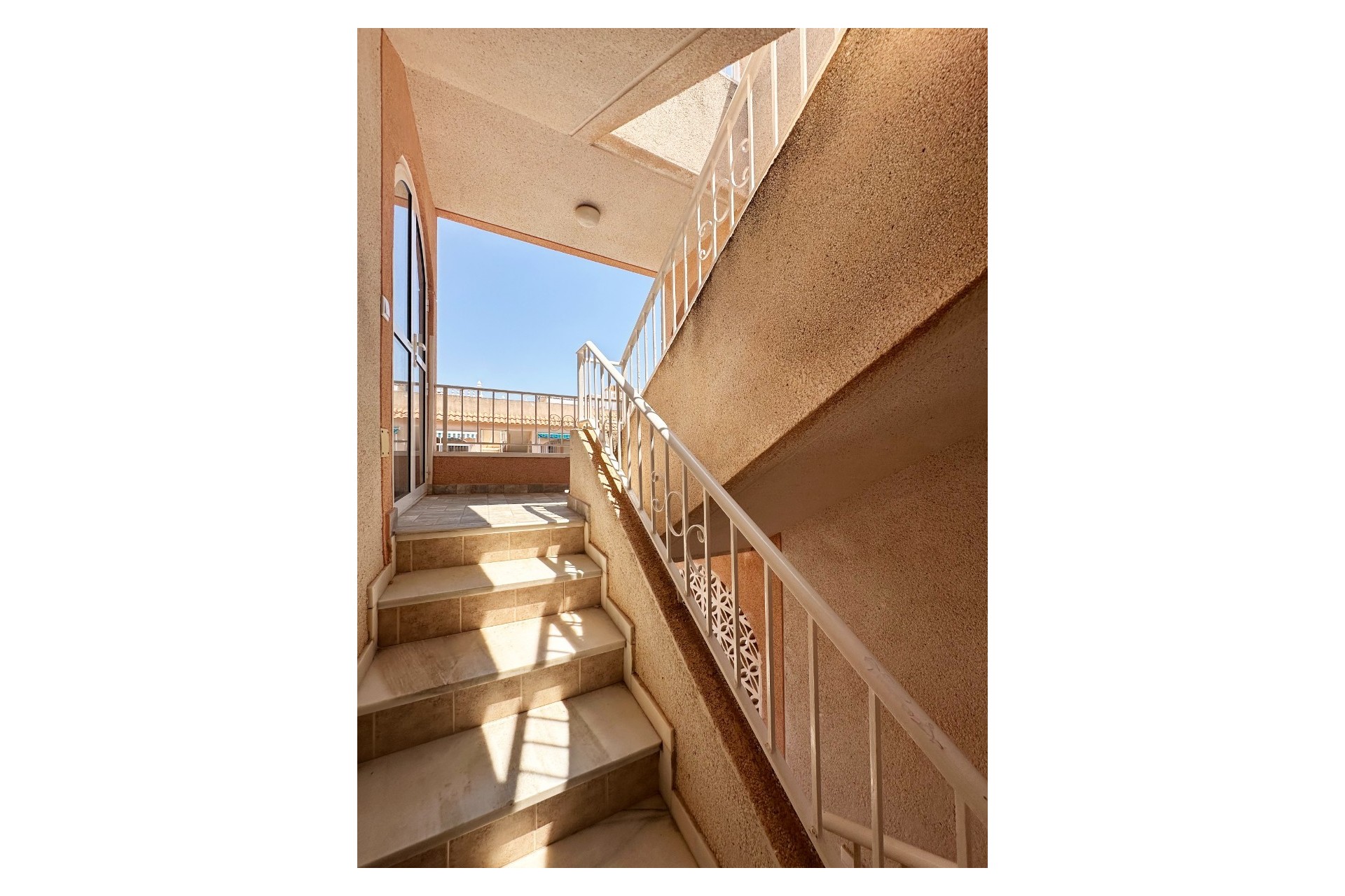 Resale - Bungalow -
Torrevieja - Costa Blanca