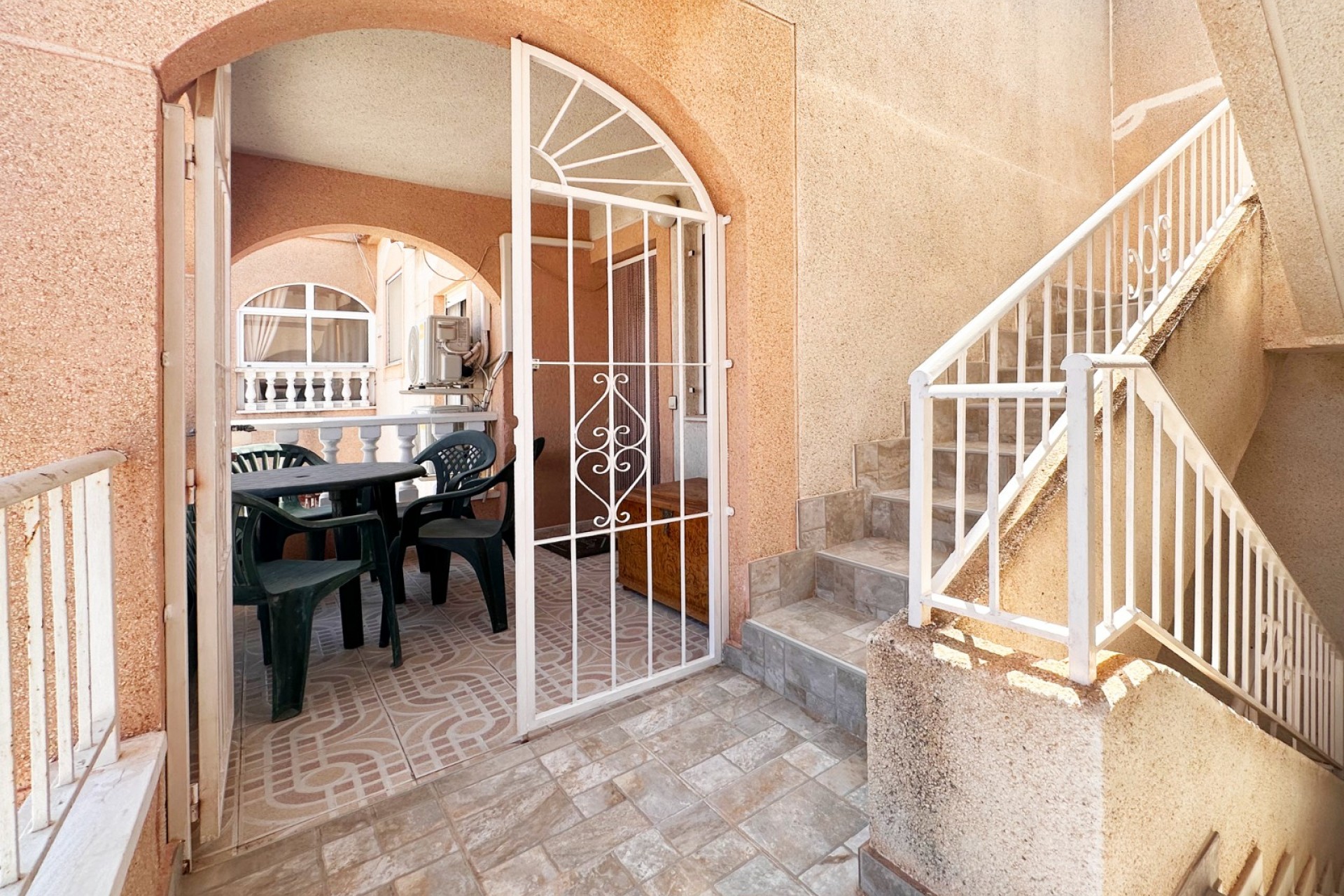 Resale - Bungalow -
Torrevieja - Costa Blanca