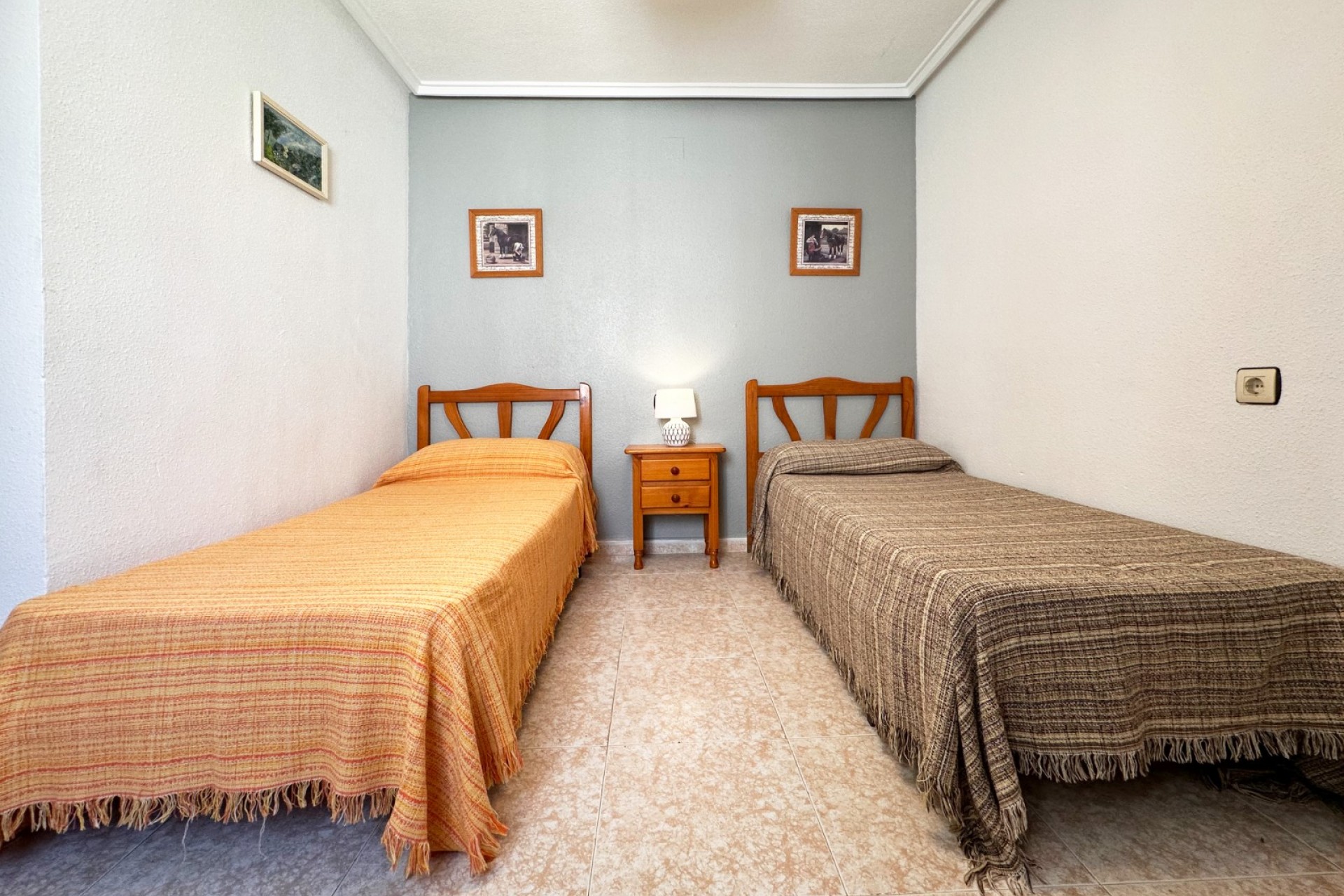 Resale - Bungalow -
Torrevieja - Costa Blanca