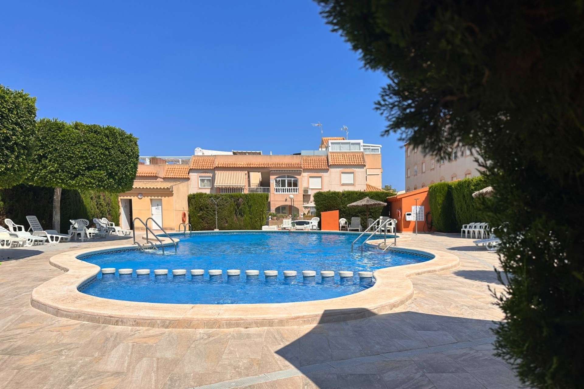 Resale - Bungalow -
Torrevieja - Costa Blanca