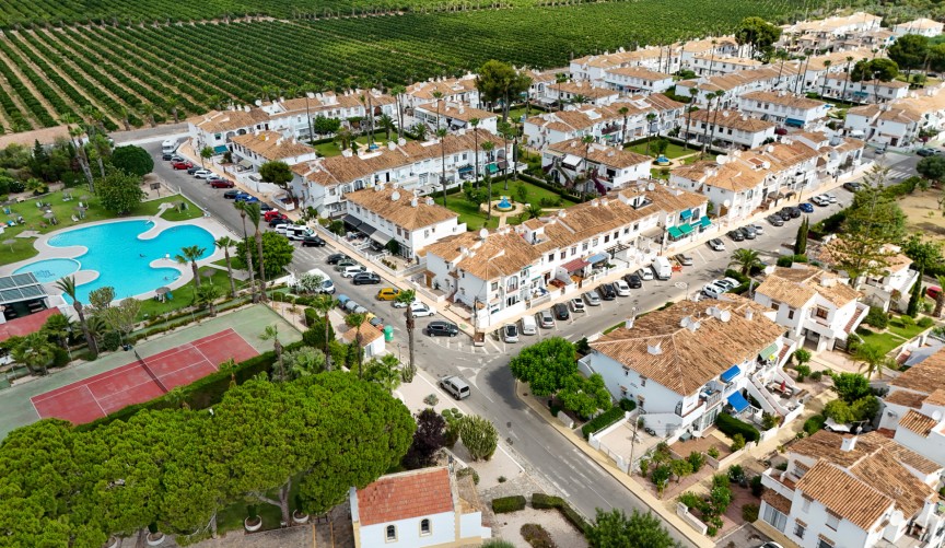 Resale - Bungalow -
Torrevieja - Costa Blanca