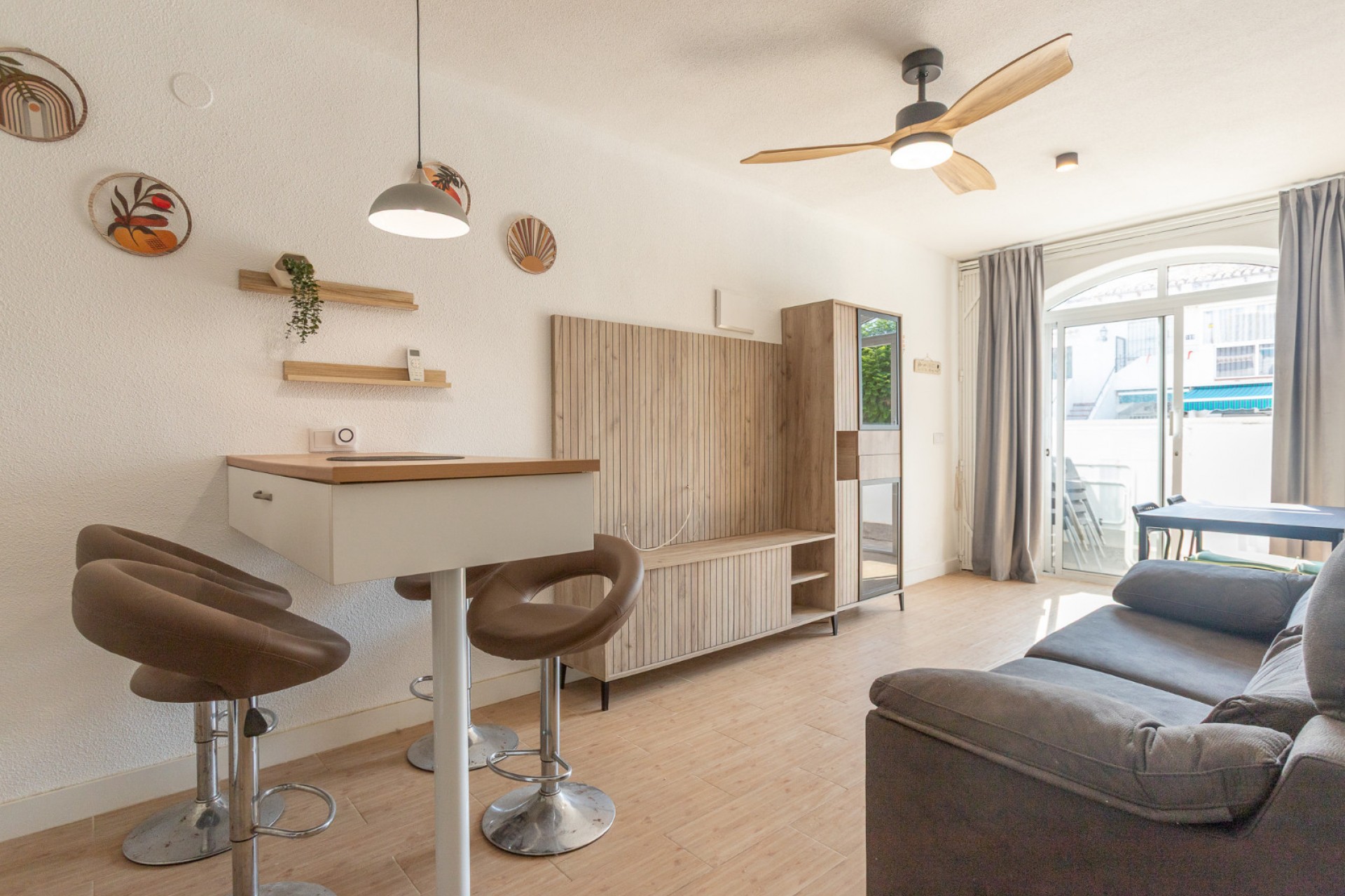 Resale - Bungalow -
Torrevieja - Costa Blanca