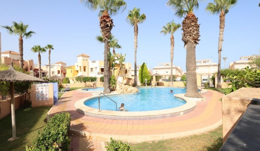 Resale - Bungalow -
Torrevieja - Costa Blanca