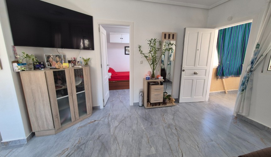 Resale - Bungalow -
Torrevieja - Costa Blanca