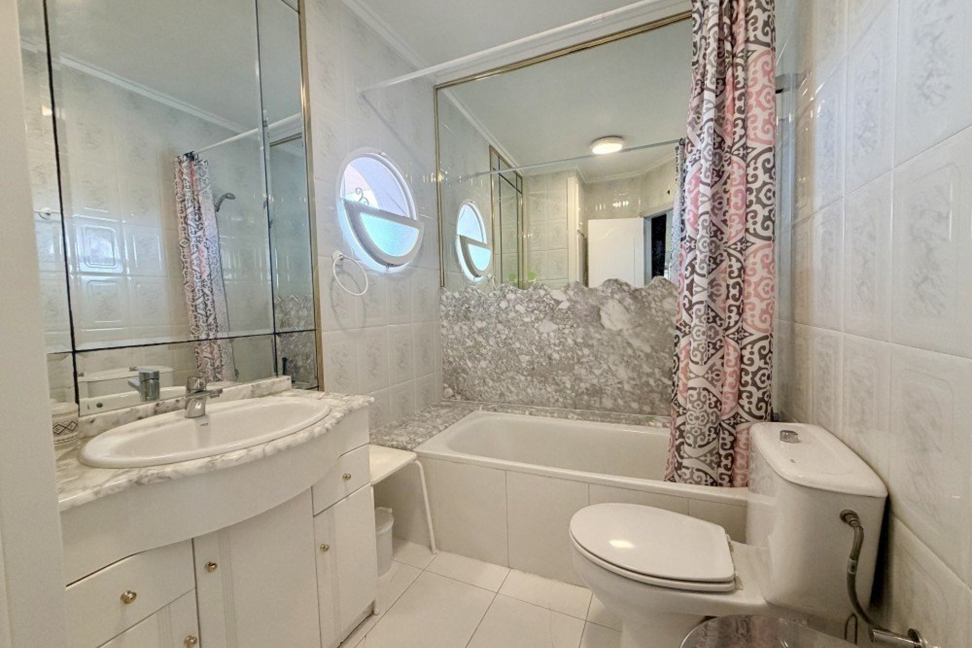 Resale - Bungalow -
Torrevieja - Costa Blanca