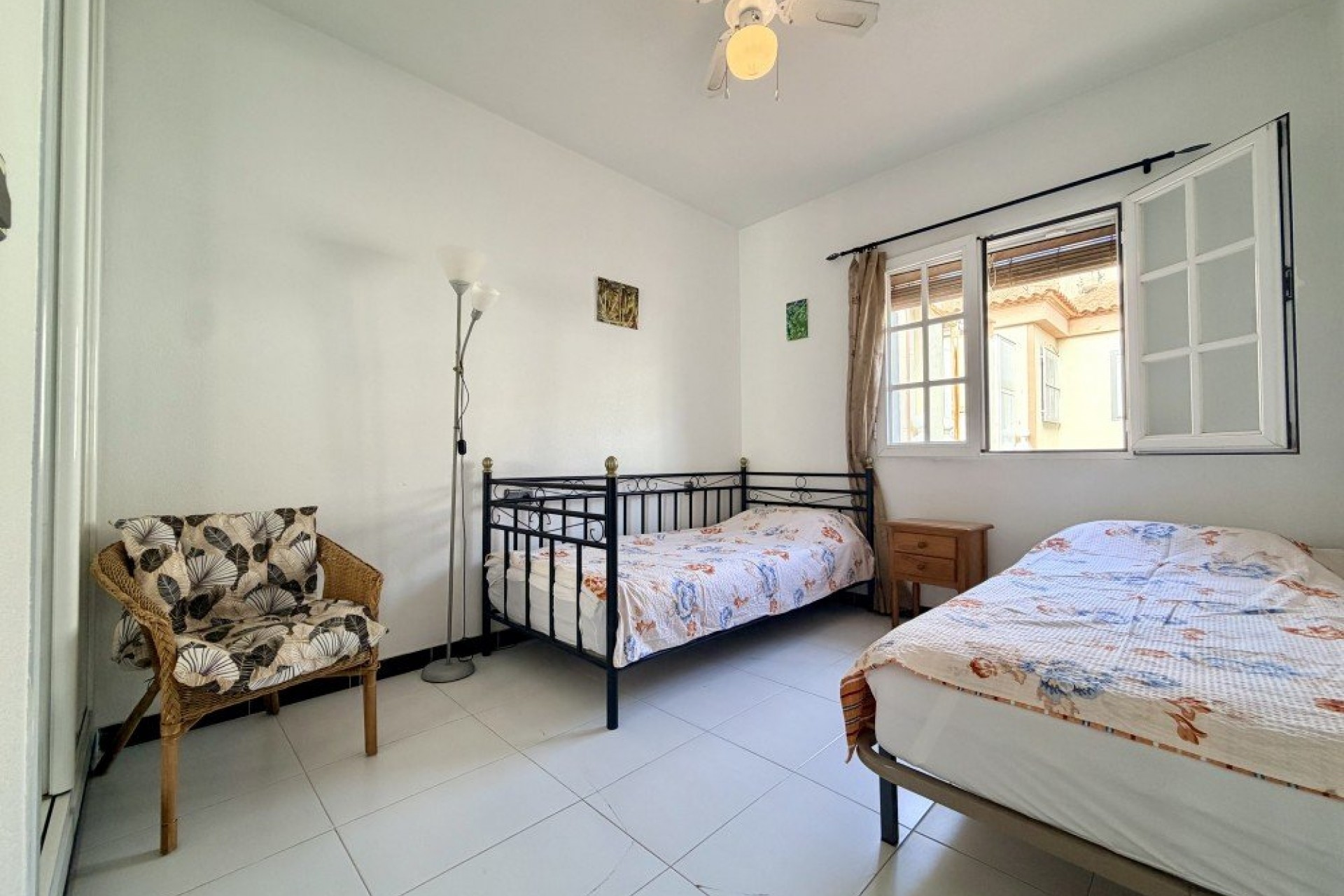 Resale - Bungalow -
Torrevieja - Costa Blanca