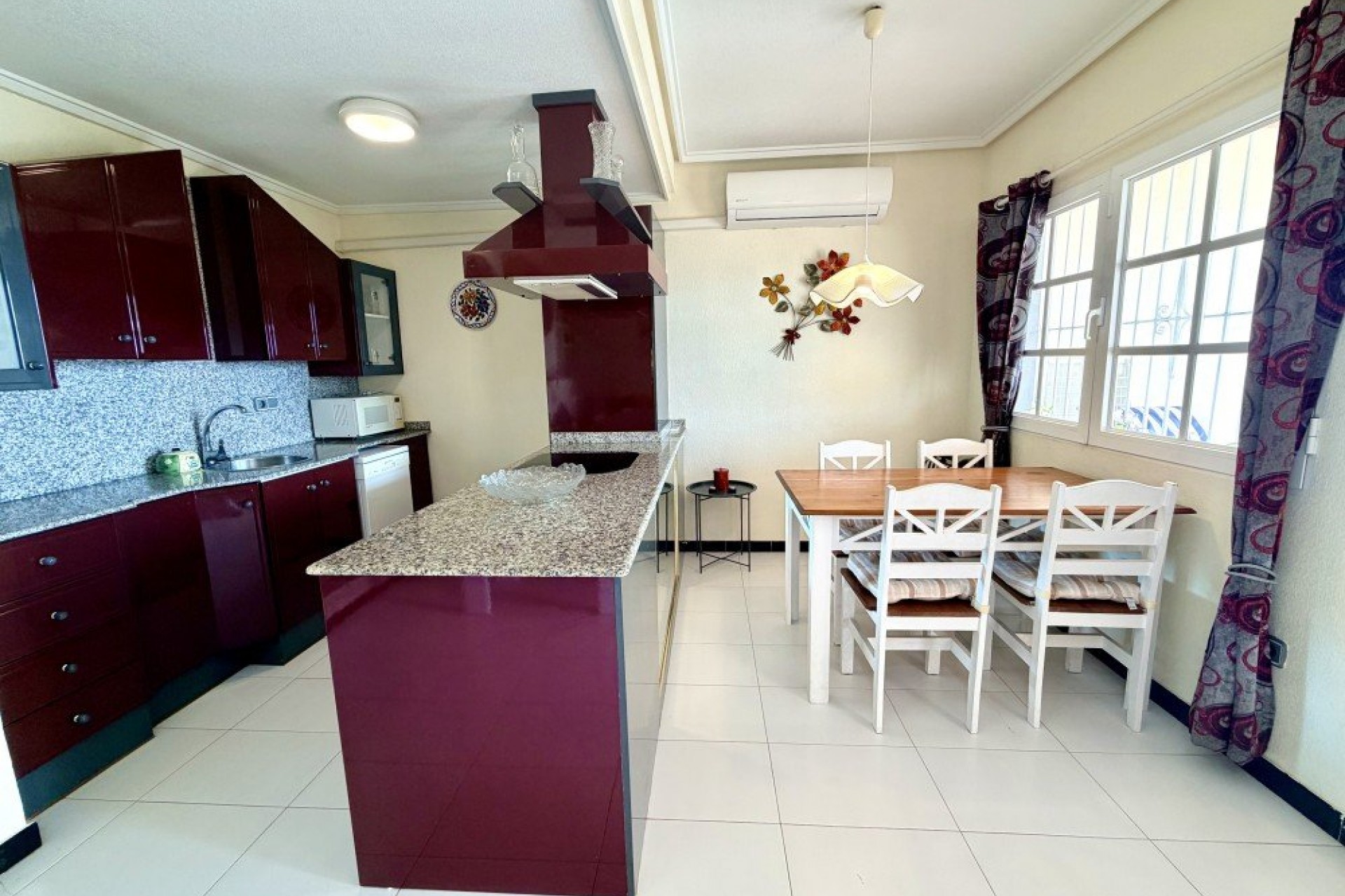 Resale - Bungalow -
Torrevieja - Costa Blanca