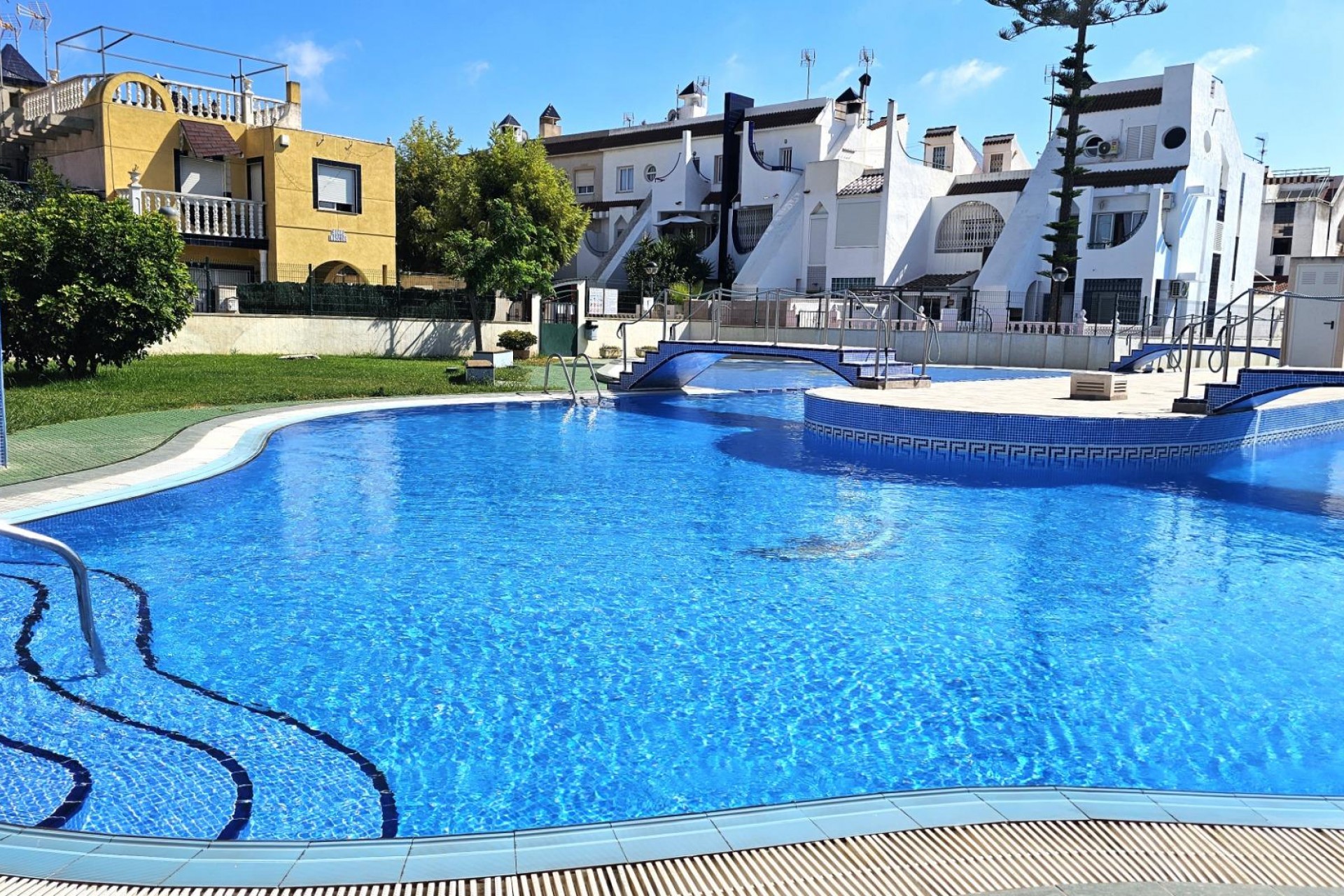 Resale - Bungalow -
Torrevieja - Doña Ines