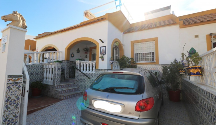 Resale - Bungalow -
Torrevieja - El Limonar