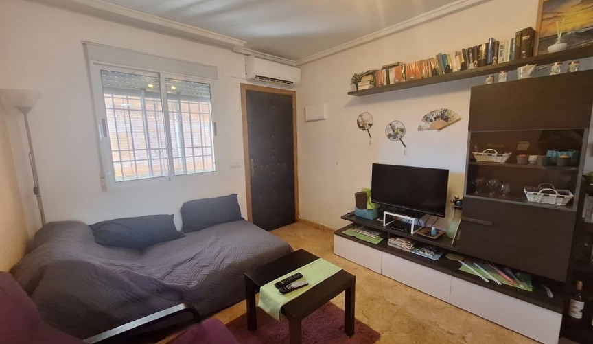 Resale - Bungalow -
Torrevieja - El Limonar