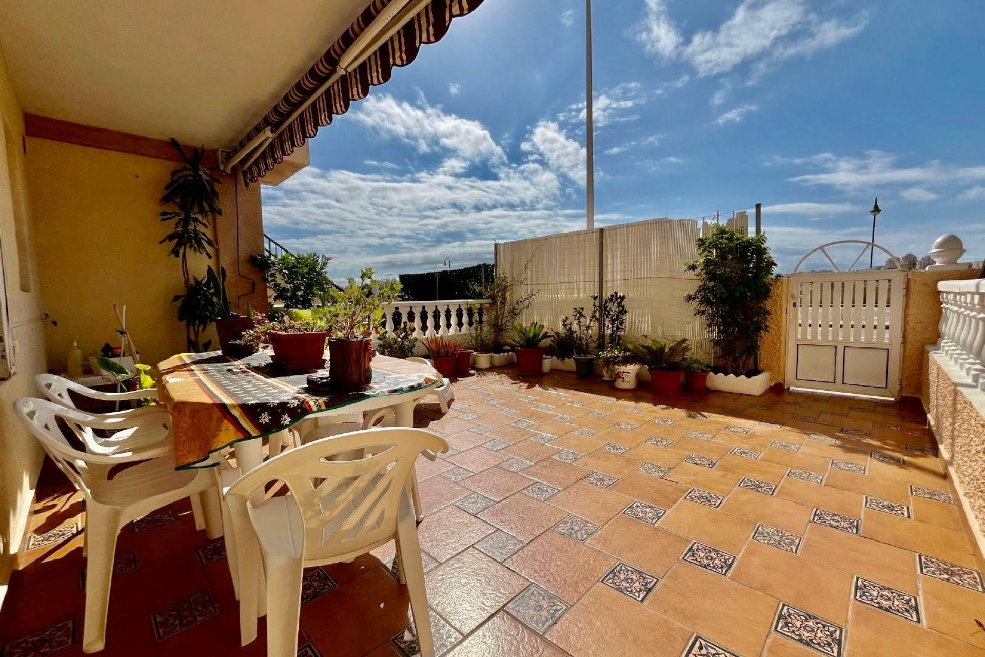 Resale - Bungalow -
Torrevieja - La Mata