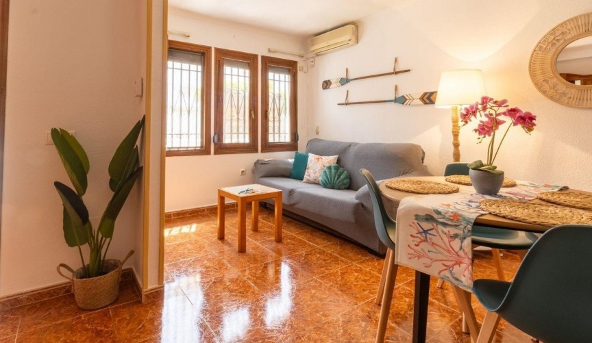 Resale - Bungalow -
Torrevieja - La Mata