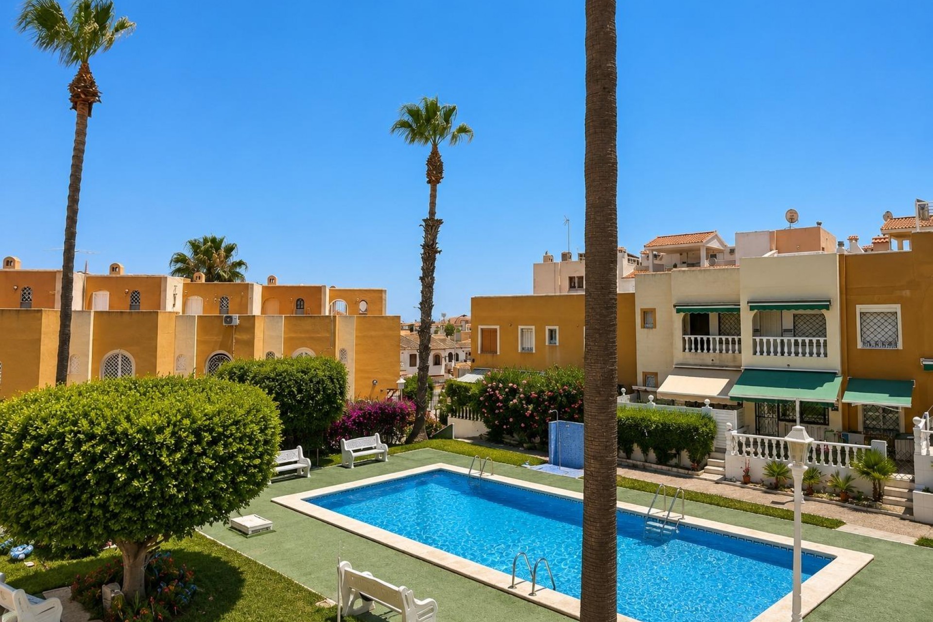 Resale - Bungalow -
Torrevieja - La Mata