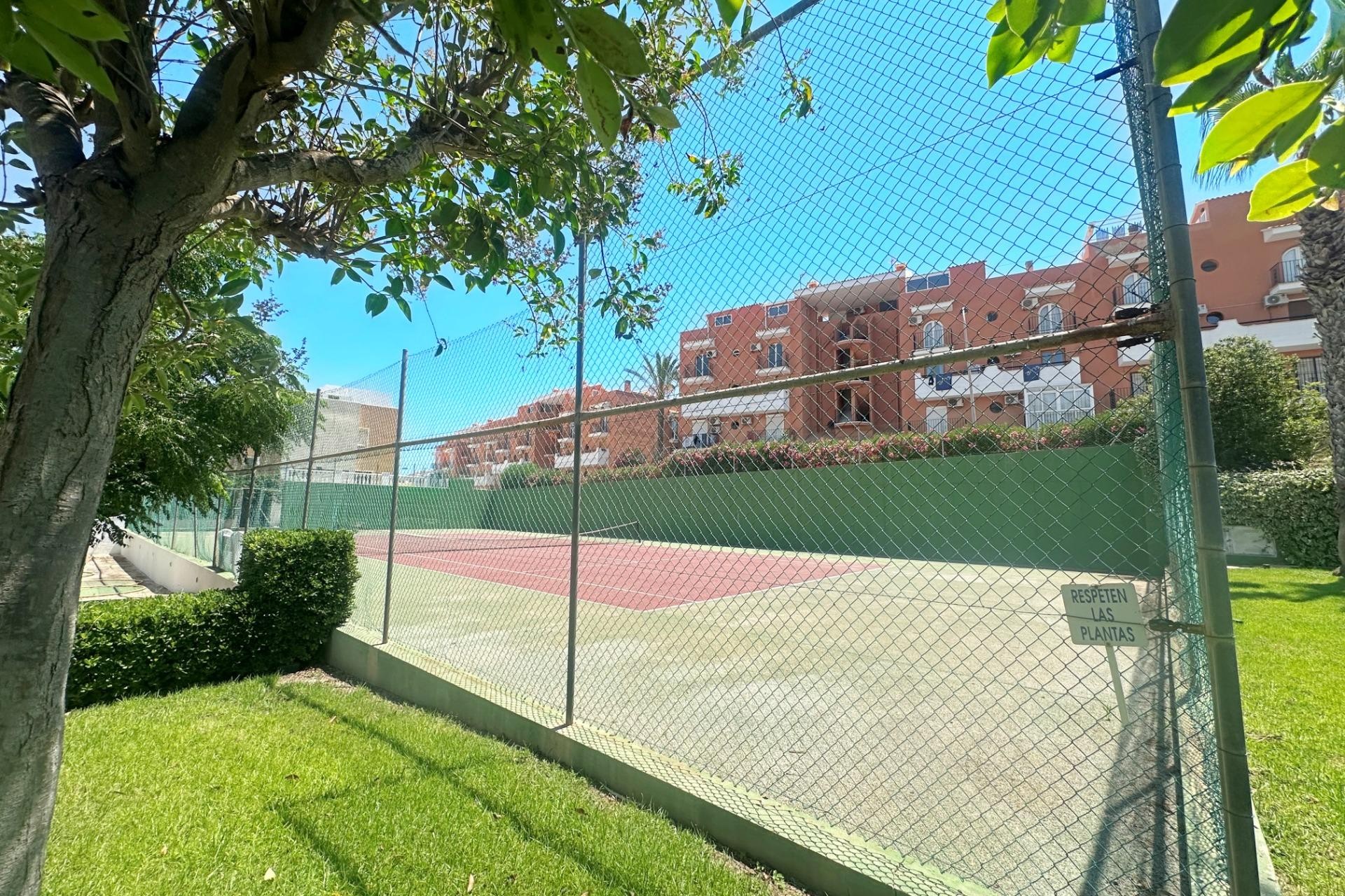 Resale - Bungalow -
Torrevieja - La Mata
