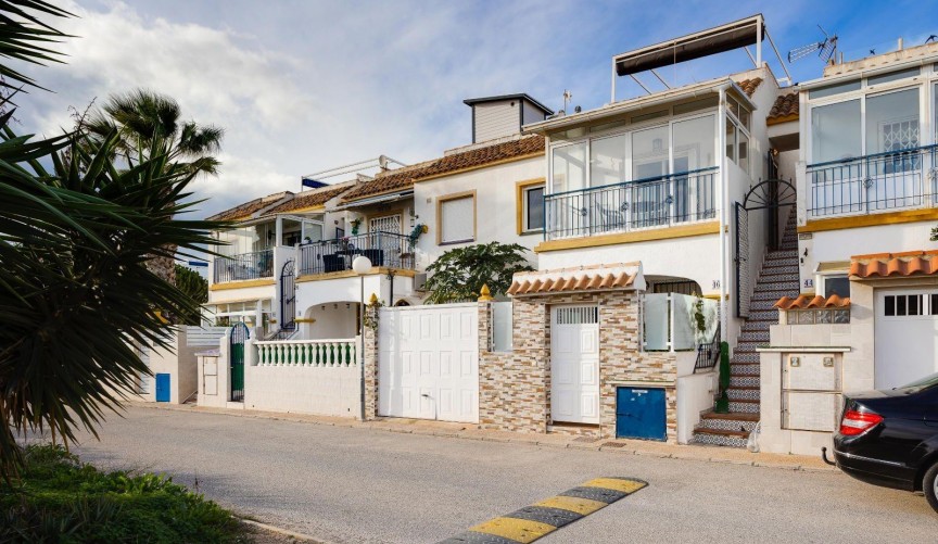 Resale - Bungalow -
Torrevieja - La Siesta - El Salado - Torreta