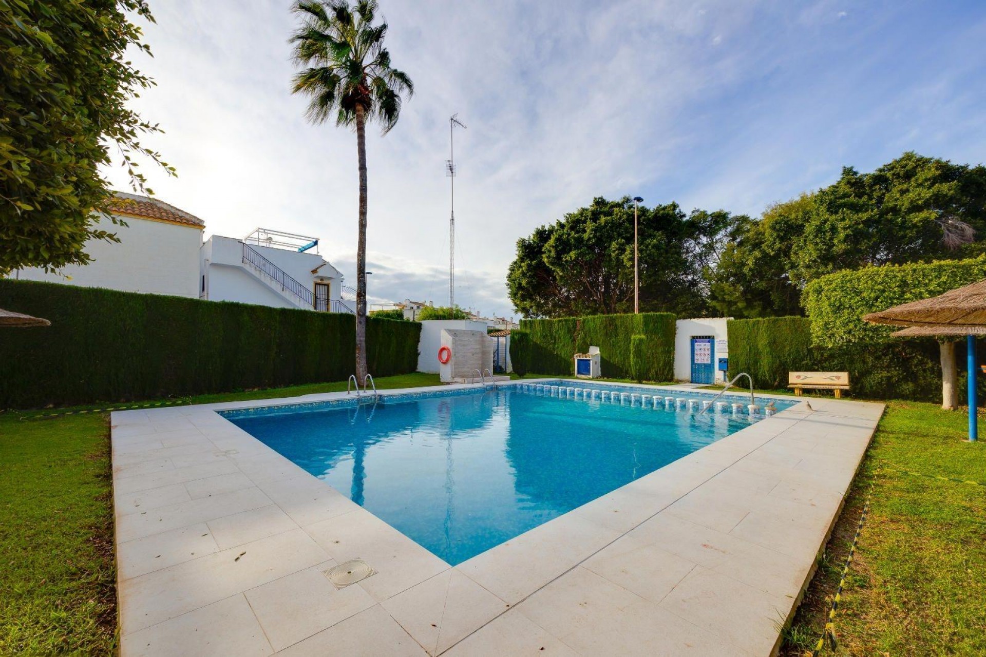 Resale - Bungalow -
Torrevieja - La Siesta - El Salado - Torreta
