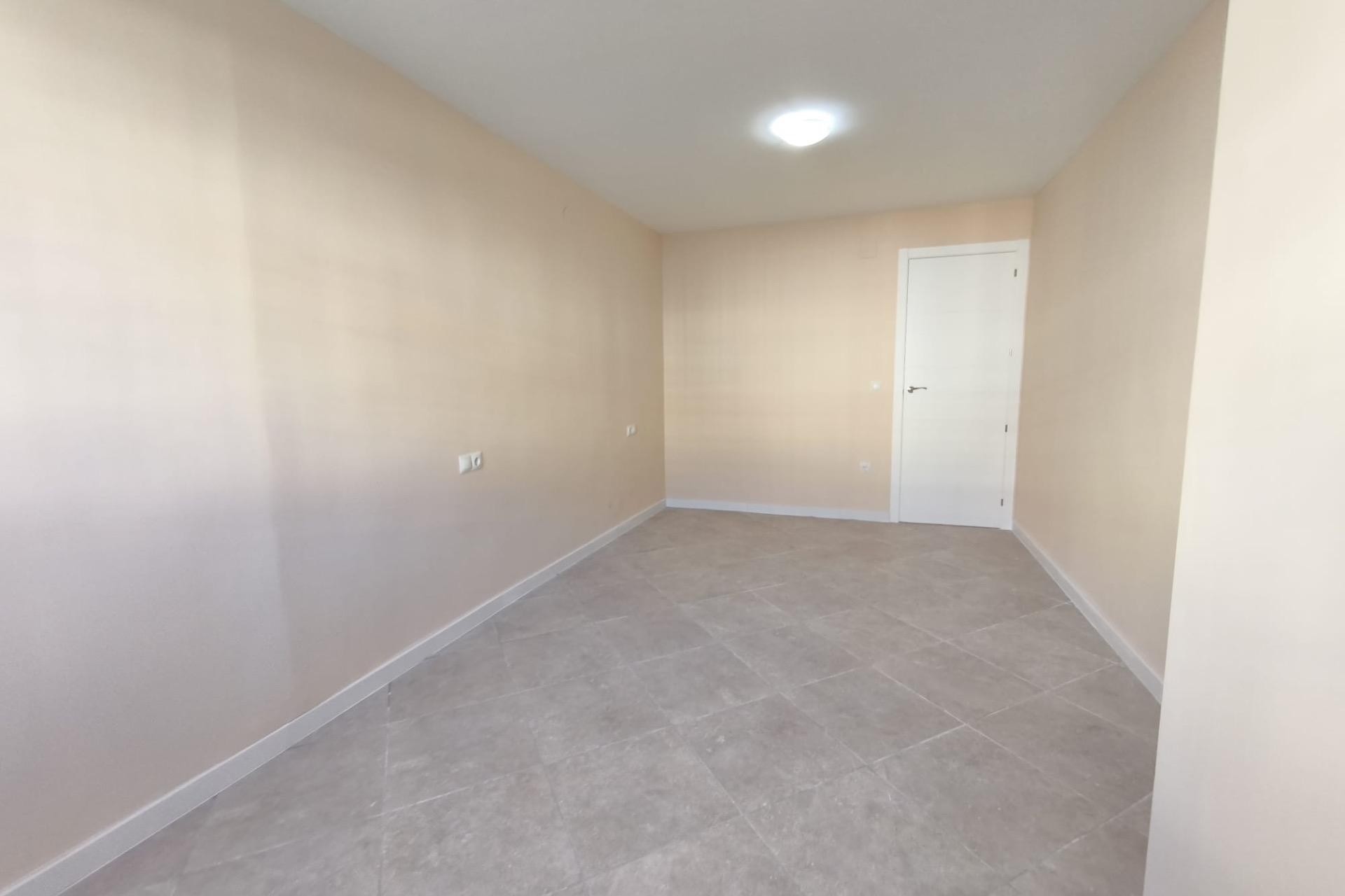 Resale - Bungalow -
Torrevieja - La Siesta - El Salado - Torreta