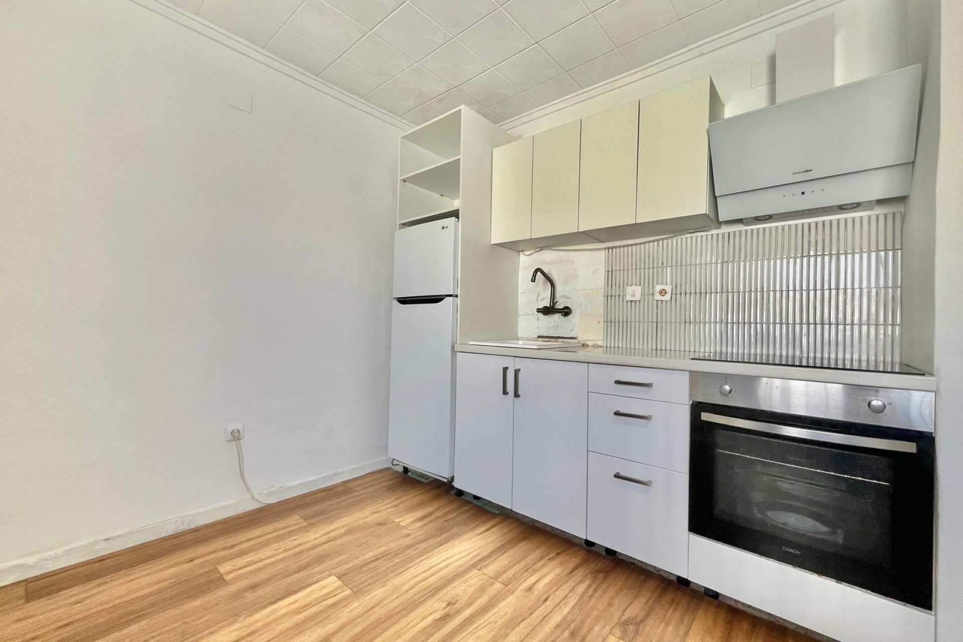 Resale - Bungalow -
Torrevieja - La Siesta - El Salado - Torreta