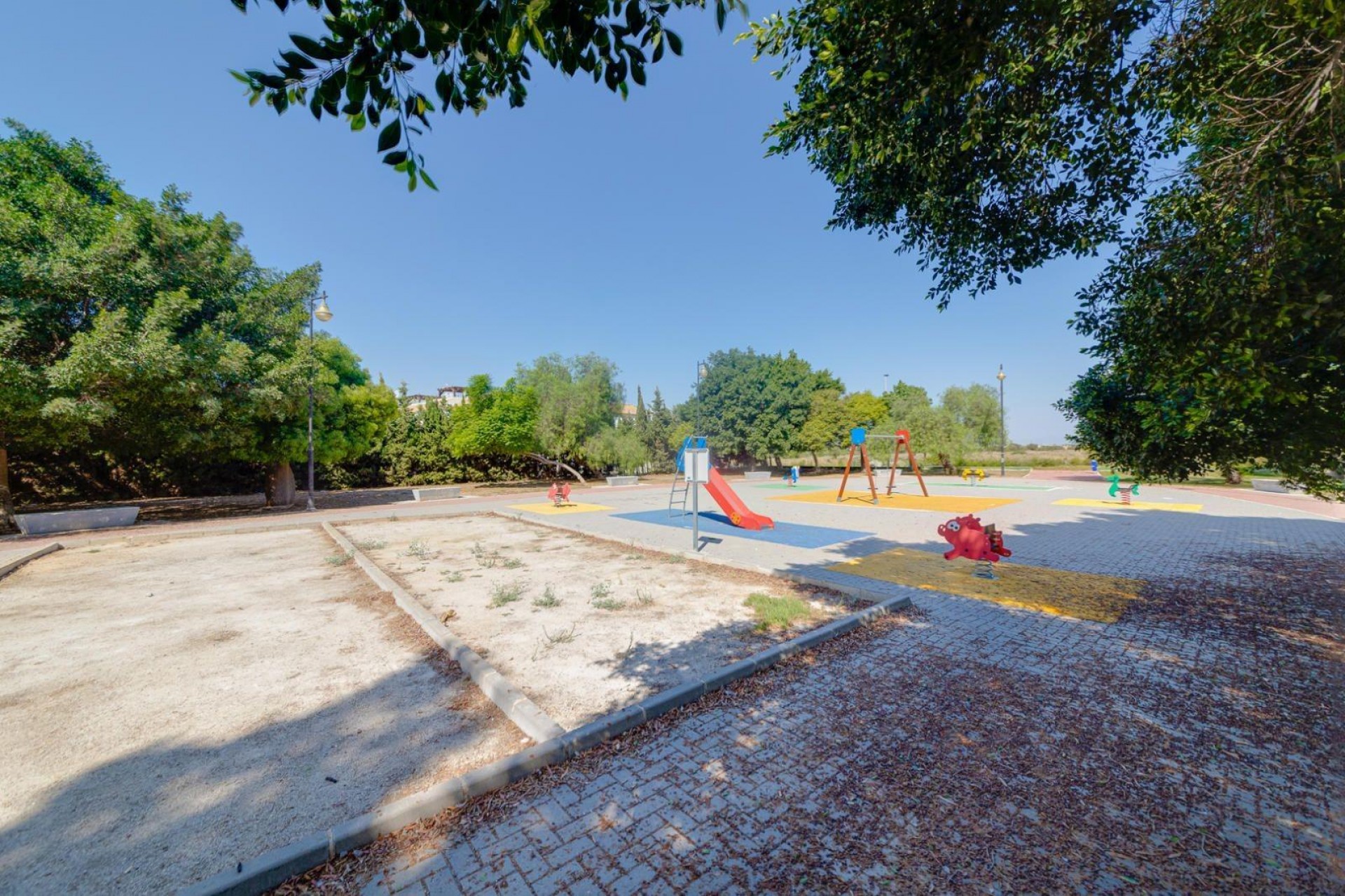 Resale - Bungalow -
Torrevieja - La Siesta - El Salado - Torreta