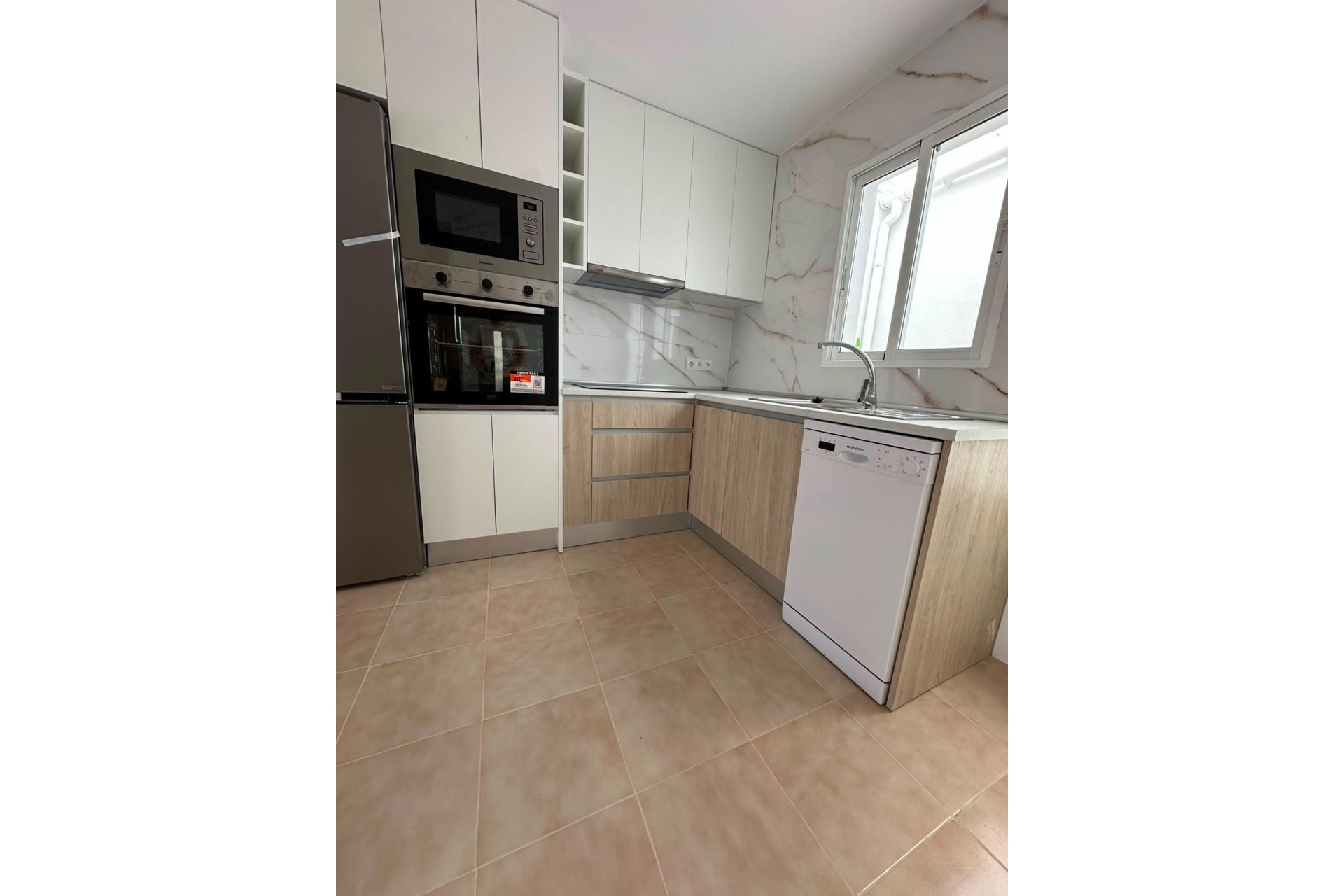 Resale - Bungalow -
Torrevieja - La Siesta - El Salado - Torreta