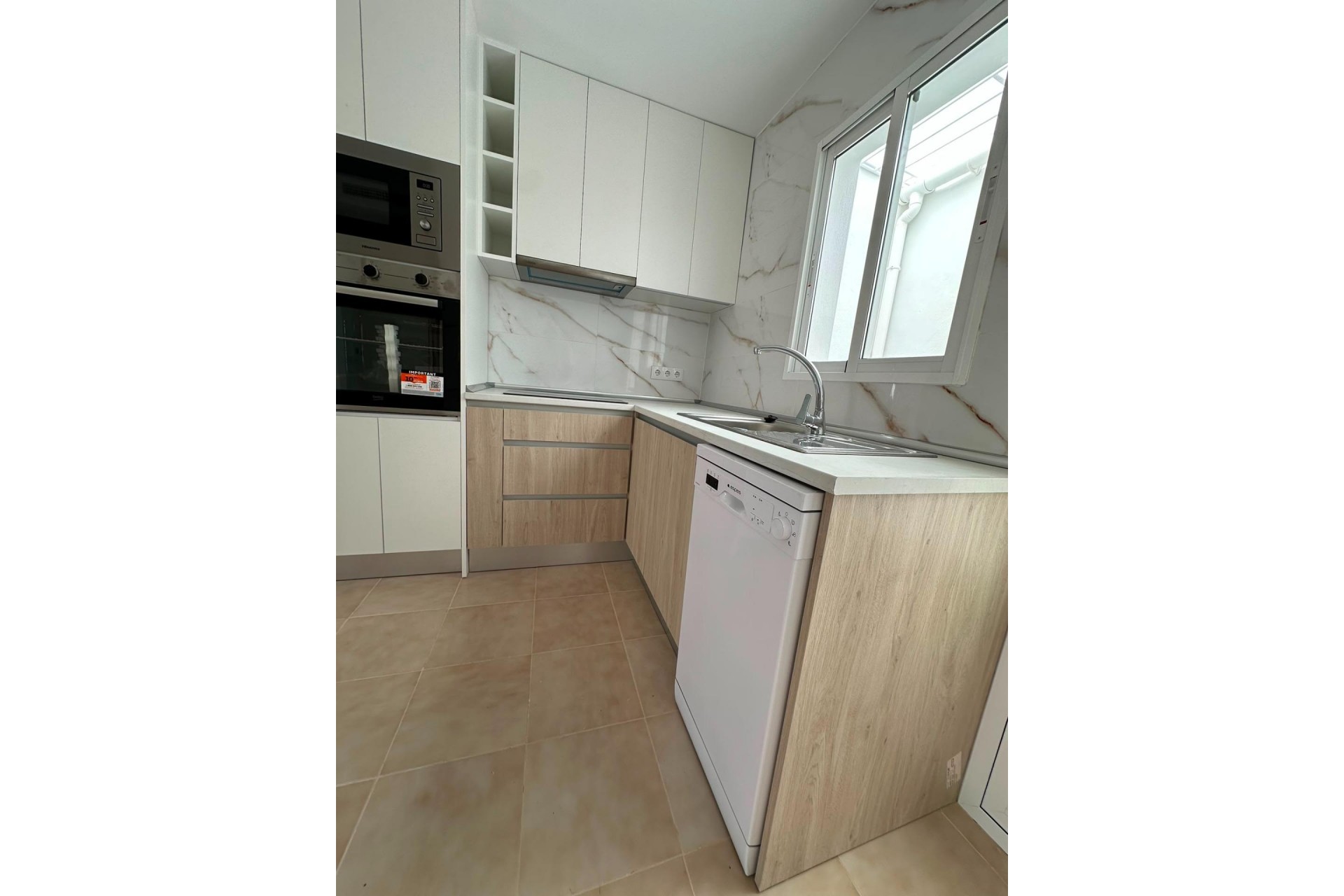 Resale - Bungalow -
Torrevieja - La Siesta - El Salado - Torreta