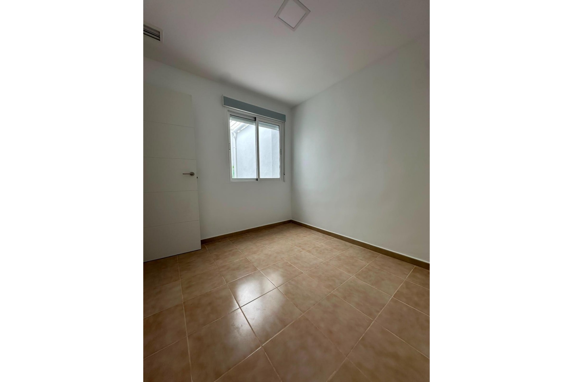 Resale - Bungalow -
Torrevieja - La Siesta - El Salado - Torreta