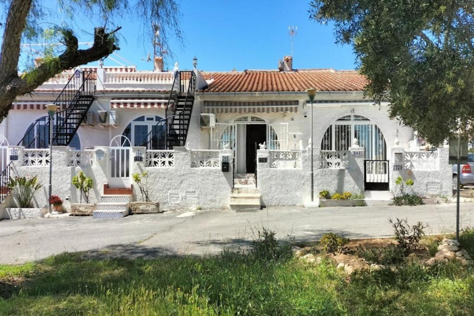 Resale - Bungalow -
Torrevieja - La Siesta - El Salado - Torreta