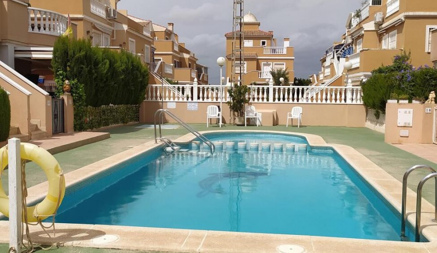 Resale - Bungalow -
Torrevieja - LA VELETA MAR AZUL