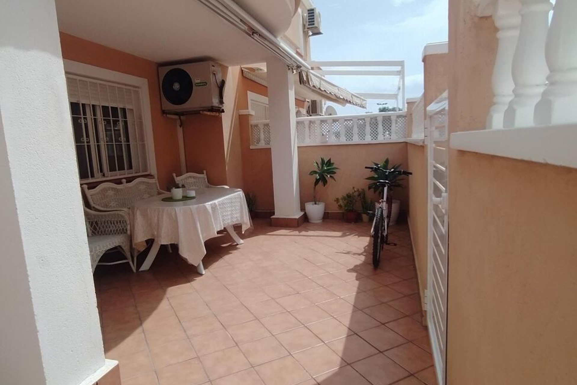 Resale - Bungalow -
Torrevieja - LA VELETA MAR AZUL