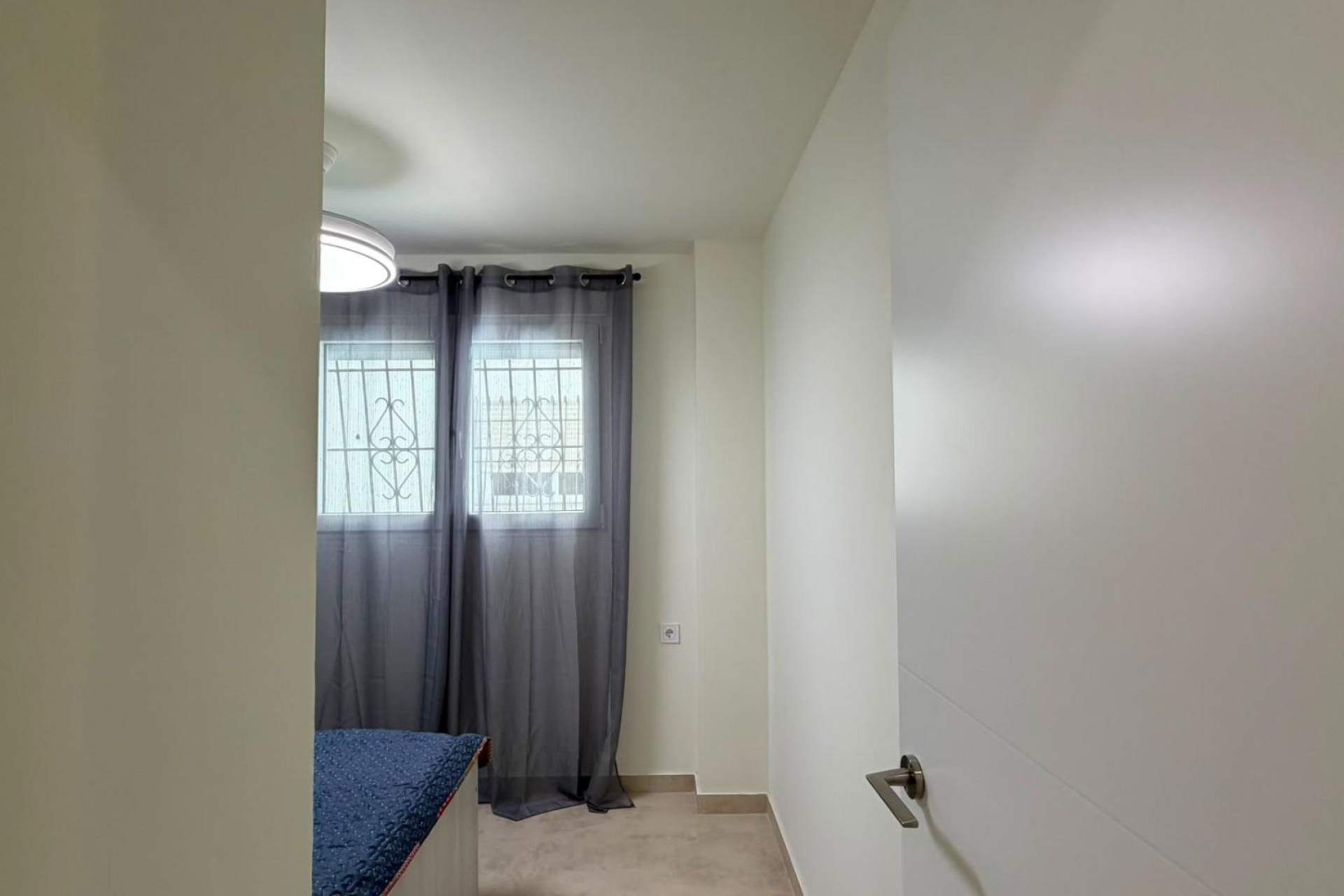 Resale - Bungalow -
Torrevieja - La Veleta