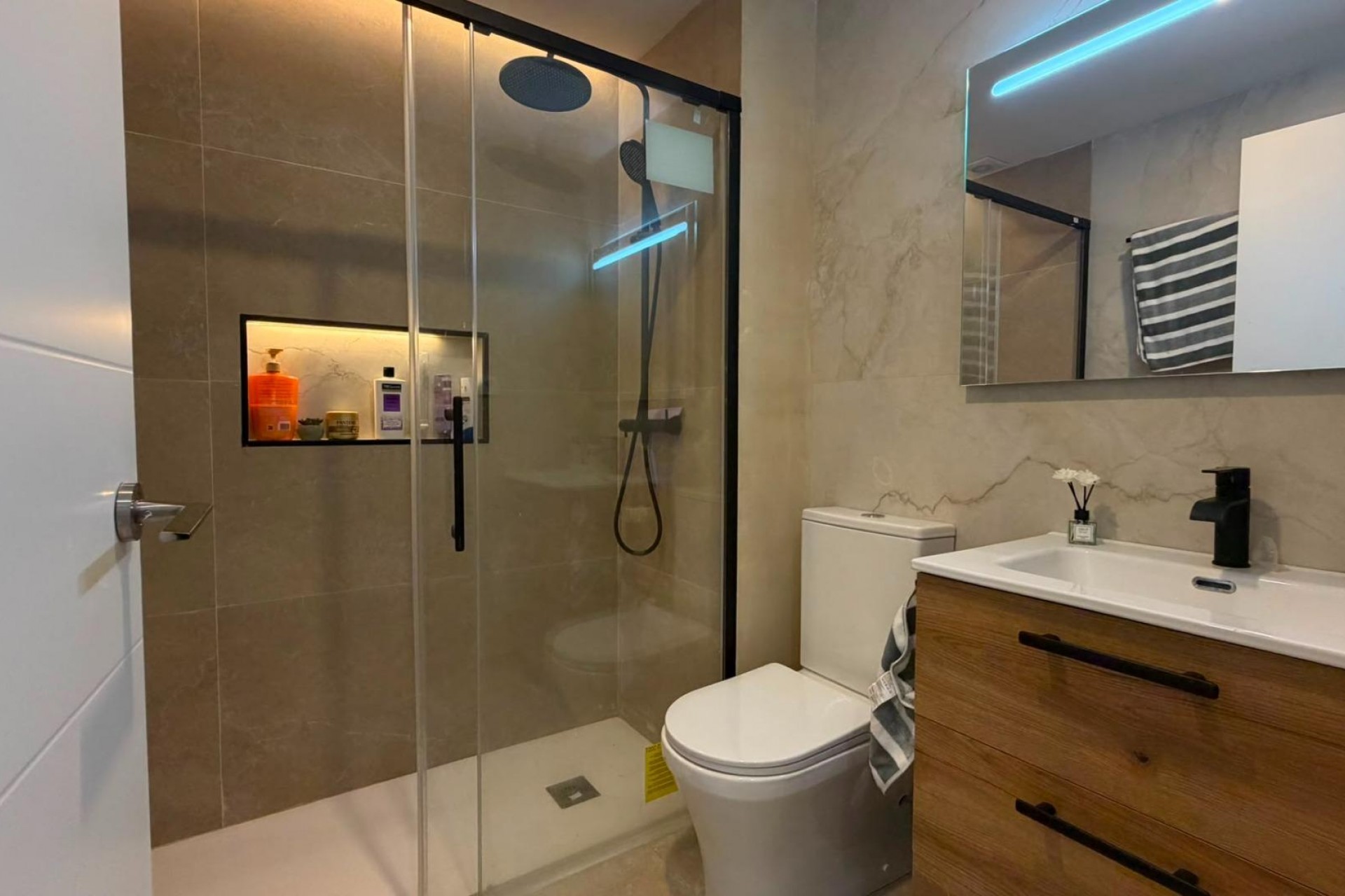 Resale - Bungalow -
Torrevieja - La Veleta