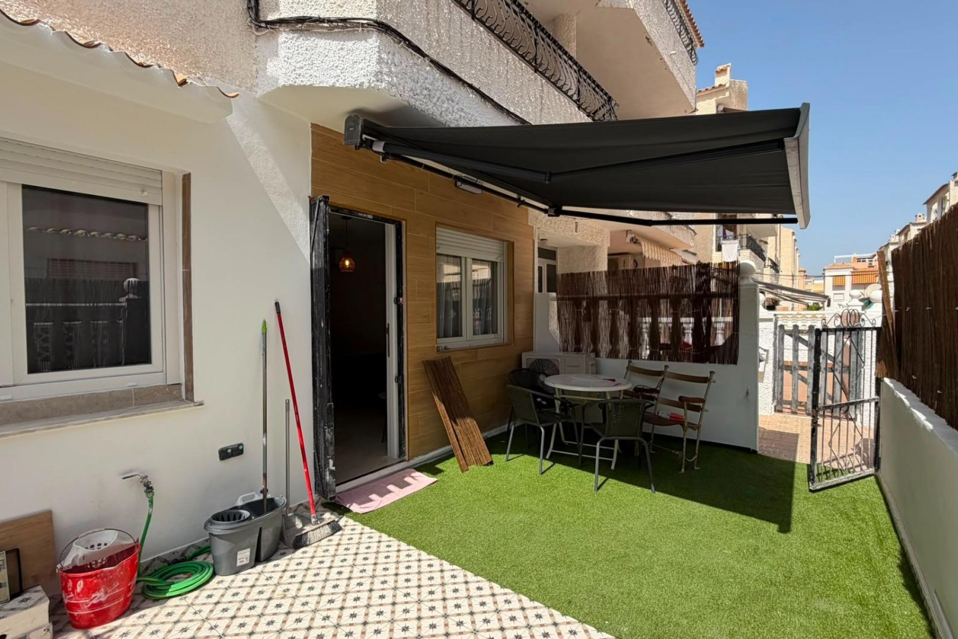 Resale - Bungalow -
Torrevieja - La Veleta