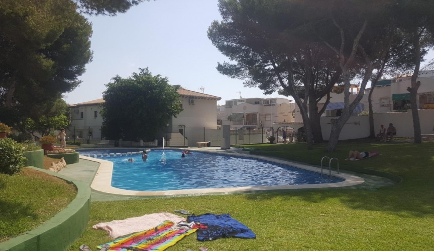 Resale - Bungalow -
Torrevieja - Lago Jardin