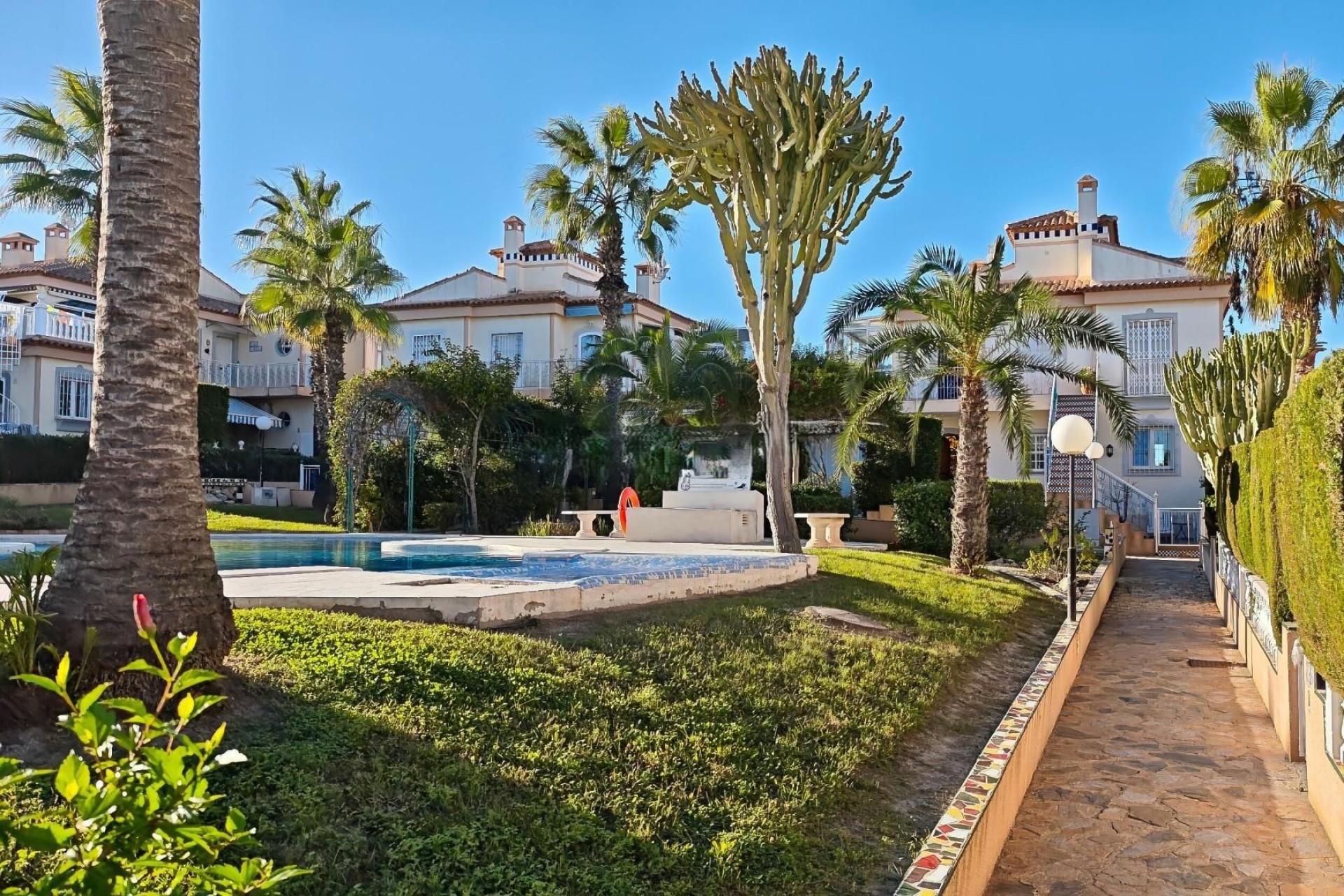 Resale - Bungalow -
Torrevieja - Los Balcones - Los Altos del Edén